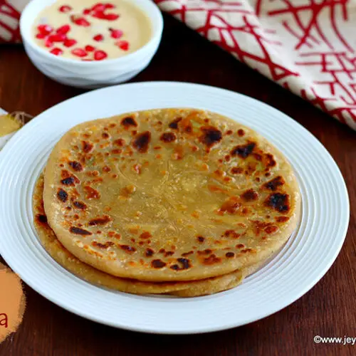 Dhaba style aloo paratha - Jeyashri's Kitchen